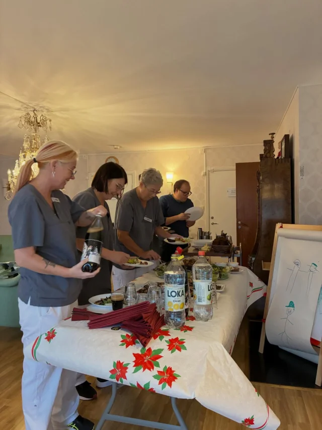 Jullunch från Cajsas kök idag❤️❤️ Så gott och trevligt! Tack. Bästa personalen !!👌🥳😀