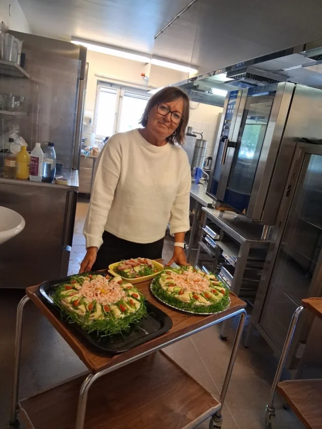 Vi firar Anne Louise födelsedag 🎂 Tack för god smörgåstårta 💛